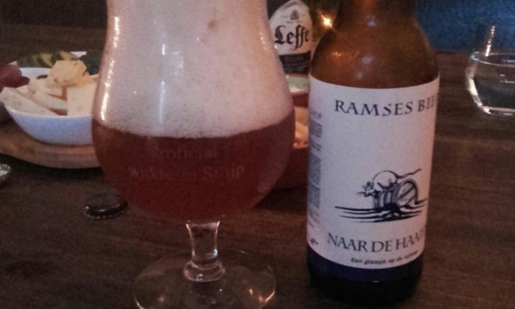 ramses bier naar de haaien in glas